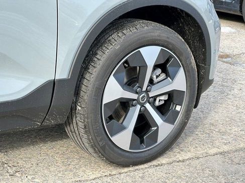 New 2025 Volvo XC40 B5 Plus w/ Climate Package image 9