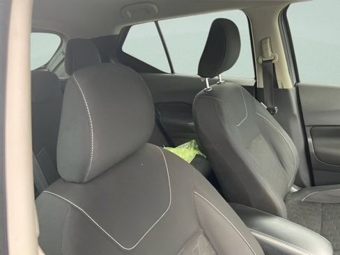 Used 2021 Nissan Kicks SV FWD image 8