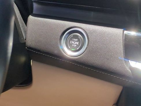 Used 2022 Cadillac Escalade Premium Luxury RWD image 18