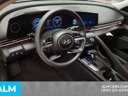 Certified 2024 Hyundai Elantra Blue image 13