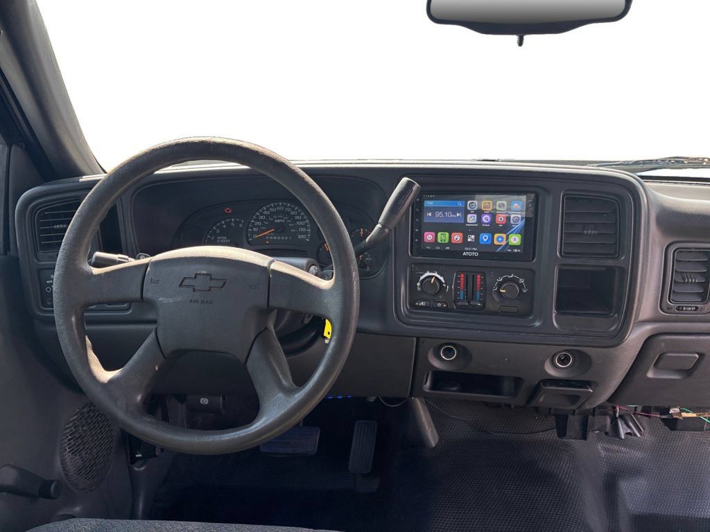 Used 2007 Chevrolet Silverado 1500 W/T RWD image 17