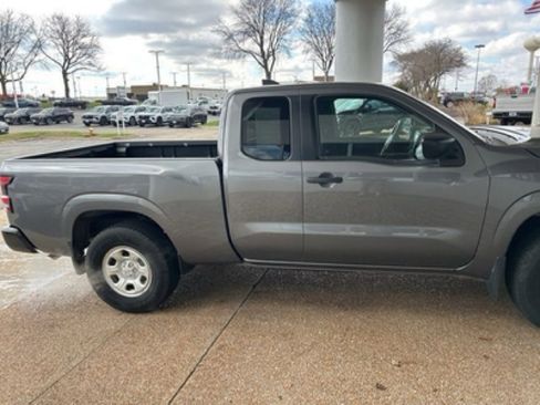 Used 2022 Nissan Frontier S w/ Technology Package AWD/4WD image 4