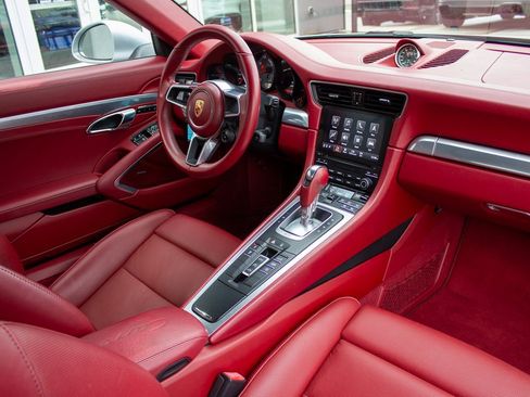 Used 2018 Porsche 911 Carrera S image 12