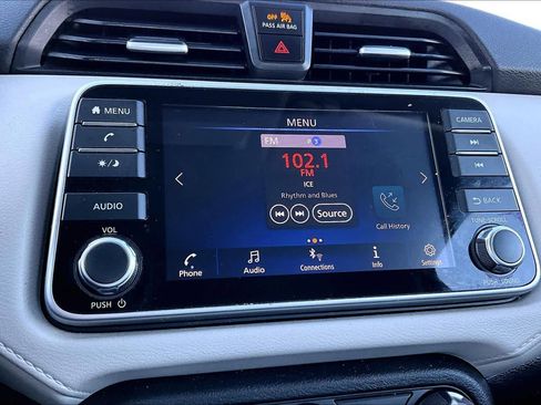 Used 2022 Nissan Versa SV w/ Electronics Package image 34