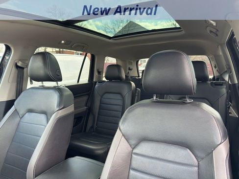 Used 2022 Volkswagen Atlas SEL Premium image 10
