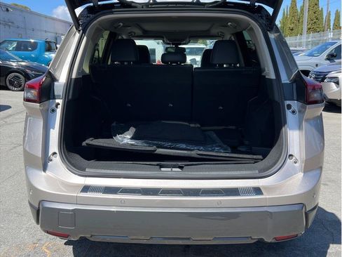 Used 2025 Nissan Rogue SL w/ Tech Package AWD/4WD image 5