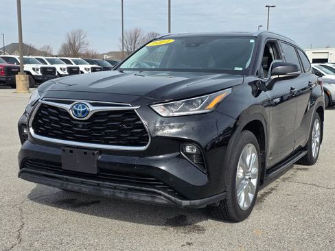 Used 2021 Toyota Highlander Limited image 3