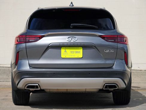 Used 2020 INFINITI QX50 Luxe w/ Navigation Package FWD image 10