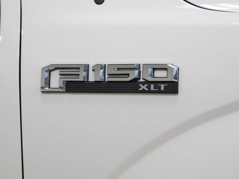 Used 2019 Ford F150 XLT w/ Equipment Group 302A Luxury image 10