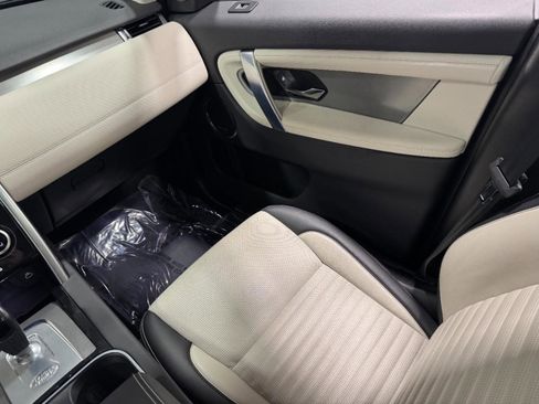 Used 2023 Land Rover Discovery Sport SE R-Dynamic image 17