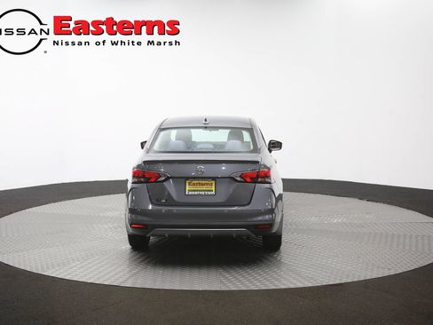 Used 2021 Nissan Versa SR FWD image 35