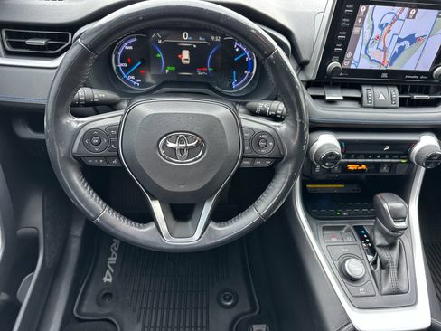Used 2019 Toyota RAV4 XSE AWD/4WD image 14