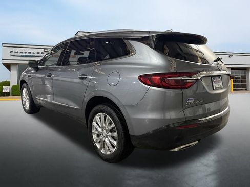 Used 2020 Buick Enclave Essence image 3