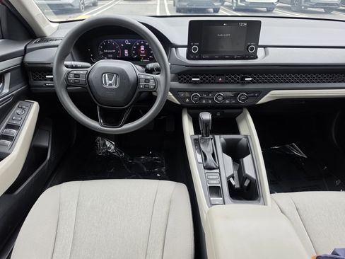 Certified 2025 Honda Accord SE image 14