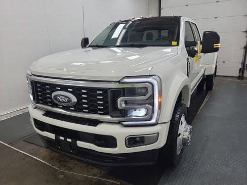 Used 2025 Ford F450 Platinum w/ FX4 Off-Road Package AWD/4WD image 1