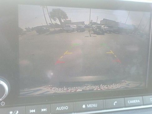 Used 2023 Nissan Rogue S image 10