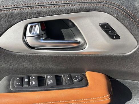 New 2026 Chrysler Pacifica Pinnacle image 19