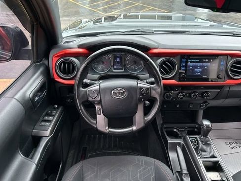 Used 2016 Toyota Tacoma TRD Sport w/ Towing Package AWD/4WD image 19