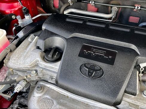 Used 2018 Toyota RAV4 XLE w/ Plus Extra Value Package image 31