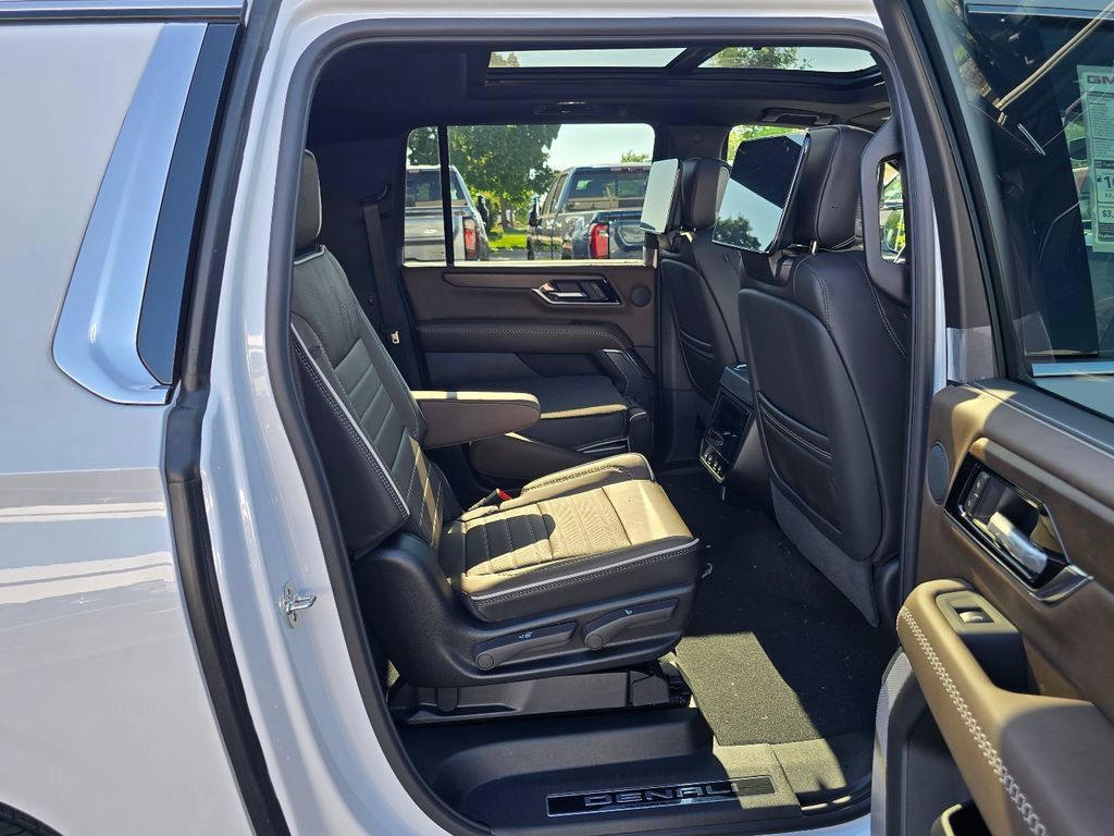 New 2026 GMC Yukon XL Denali Ultimate AWD/4WD image 28