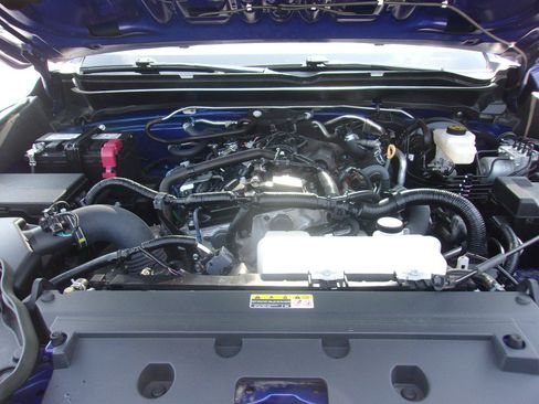 Used 2025 Toyota Tacoma SR5 AWD/4WD image 25