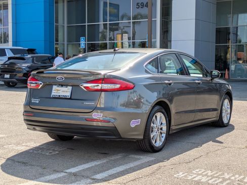 Used 2019 Ford Fusion Energi Titanium image 5