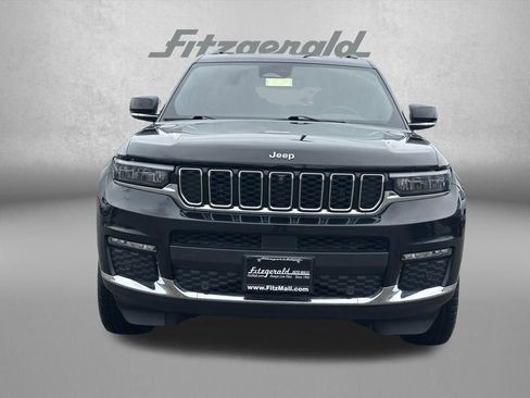 Used 2024 Jeep Grand Cherokee L Limited w/ Luxury Tech Group II image 3