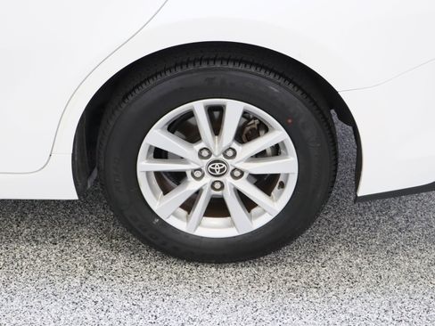 Used 2025 Toyota Camry LE FWD image 11