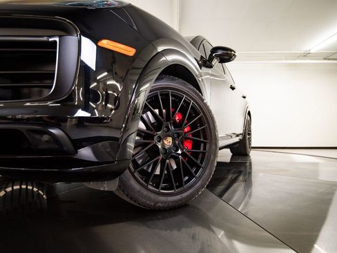 Certified 2021 Porsche Cayenne GTS AWD/4WD image 12