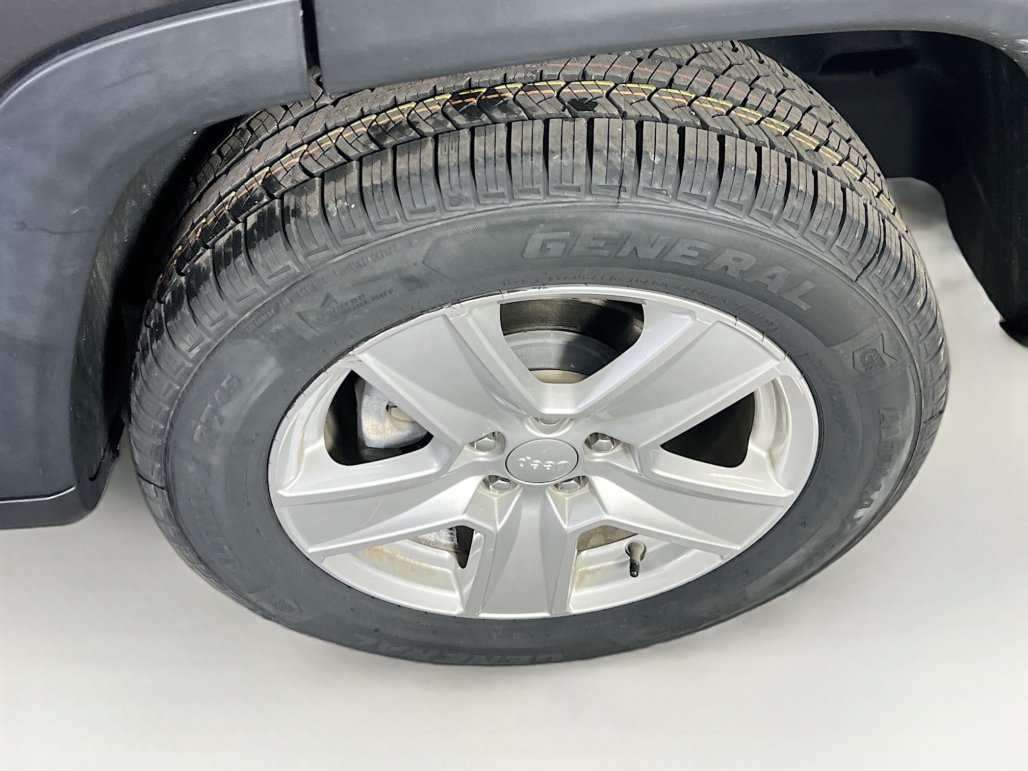 Used 2022 Jeep Compass Latitude AWD/4WD image 28
