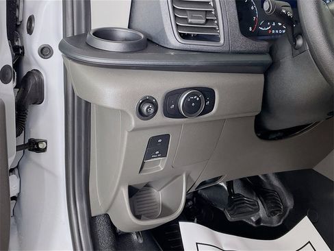New 2025 Ford Transit 250 148 Medium Roof image 10
