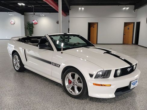 Used 2008 Ford Mustang GT Premium RWD image 5