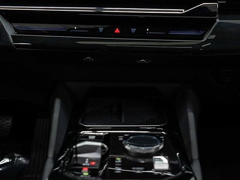 Used 2025 BMW 530i xDrive image 30