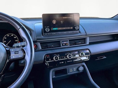 Used 2023 Honda Pilot Sport image 9