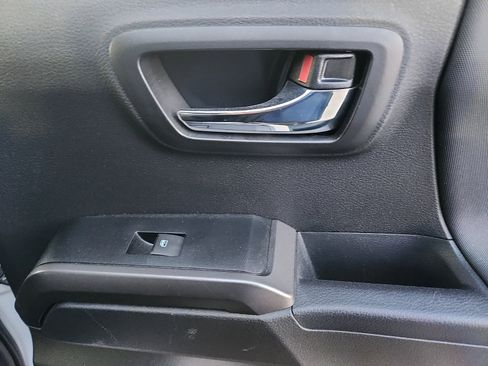 Used 2023 Toyota Tacoma TRD Off-Road image 31