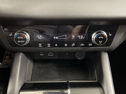 Used 2025 Mitsubishi Outlander SE image 26