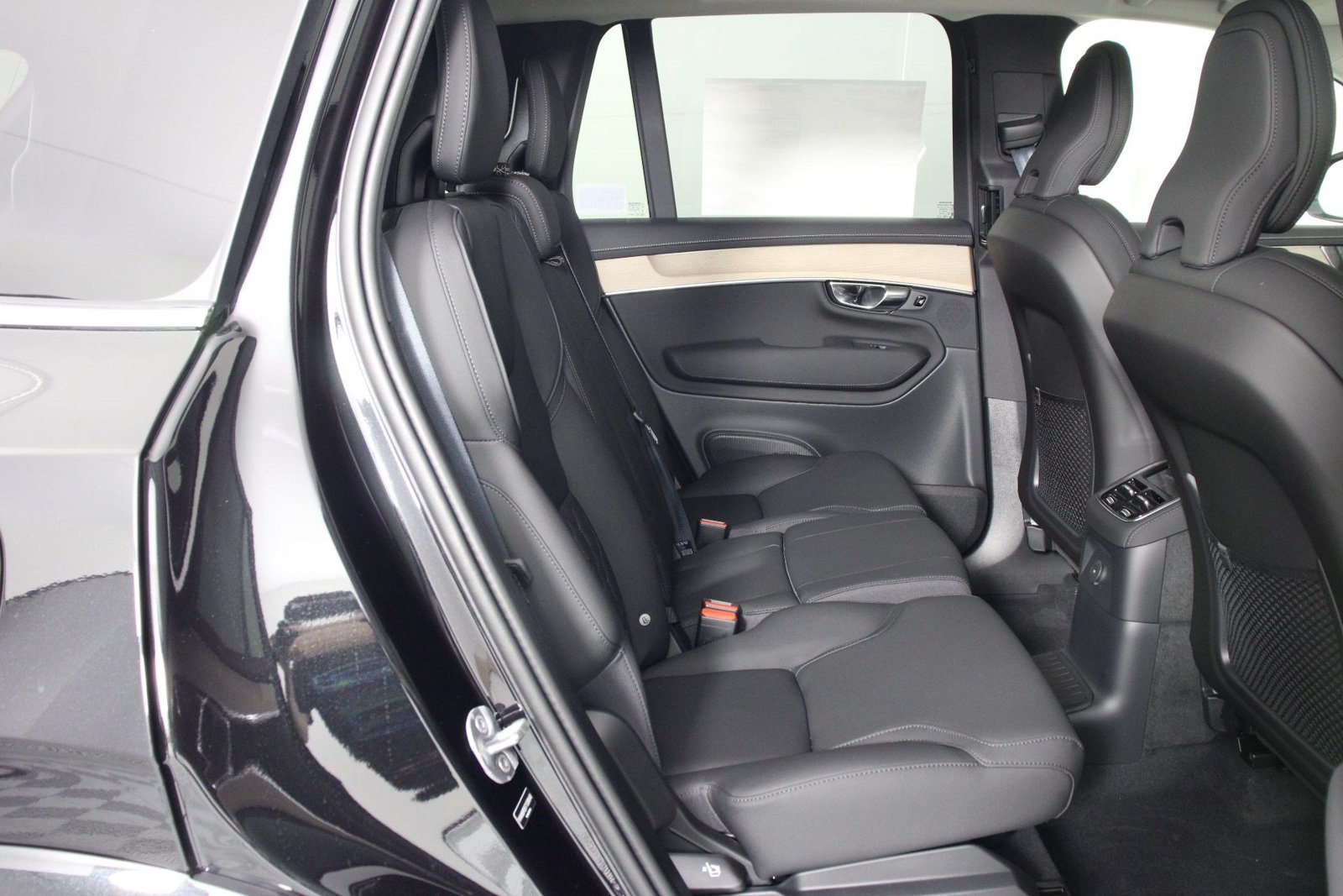 New 2026 Volvo XC90 T8 Plus AWD/4WD image 11