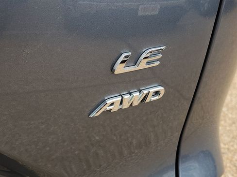 Used 2023 Toyota Corolla Cross LE AWD/4WD image 9