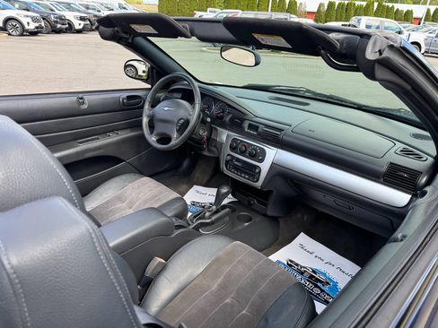 Used 2006 Chrysler Sebring Touring FWD image 12