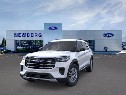 New 2025 Ford Explorer Active image 4