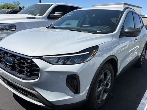 Used 2025 Ford Escape ST-Line image 1