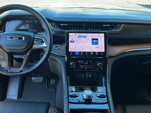 Used 2025 Jeep Grand Cherokee Summit w/ Adv Protech Group IV image 17