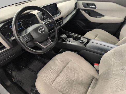 Used 2025 Nissan Rogue SV AWD/4WD image 9