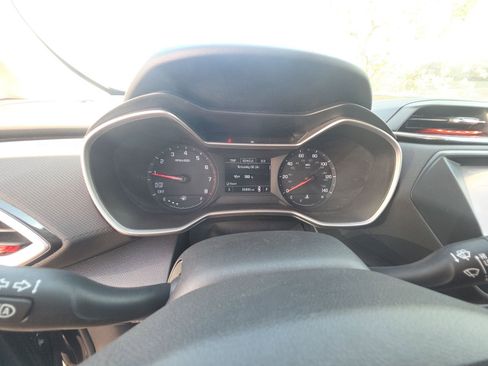 Used 2021 Chevrolet TrailBlazer LS FWD image 2
