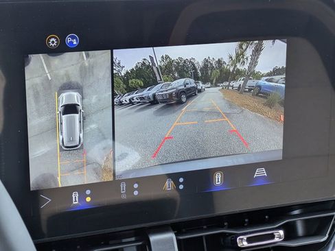 New 2026 Chevrolet Equinox ACTIV w/ Convenience Package III FWD image 23