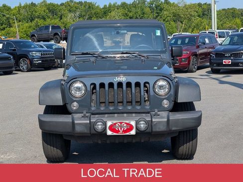 Used 2018 Jeep Wrangler Unlimited Sport w/ Connectivity Group AWD/4WD image 3