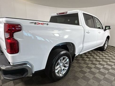 Used 2025 Chevrolet Silverado 1500 LT AWD/4WD image 3
