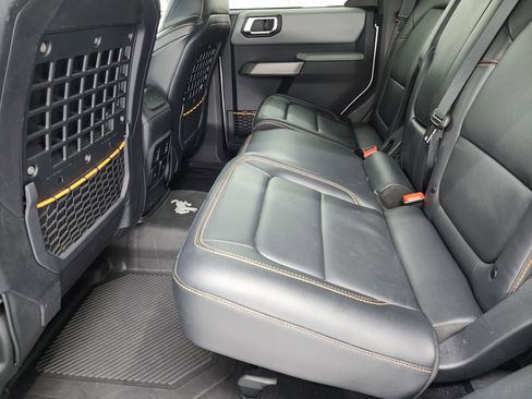 Used 2023 Ford Bronco Badlands w/ Sasquatch Package image 35