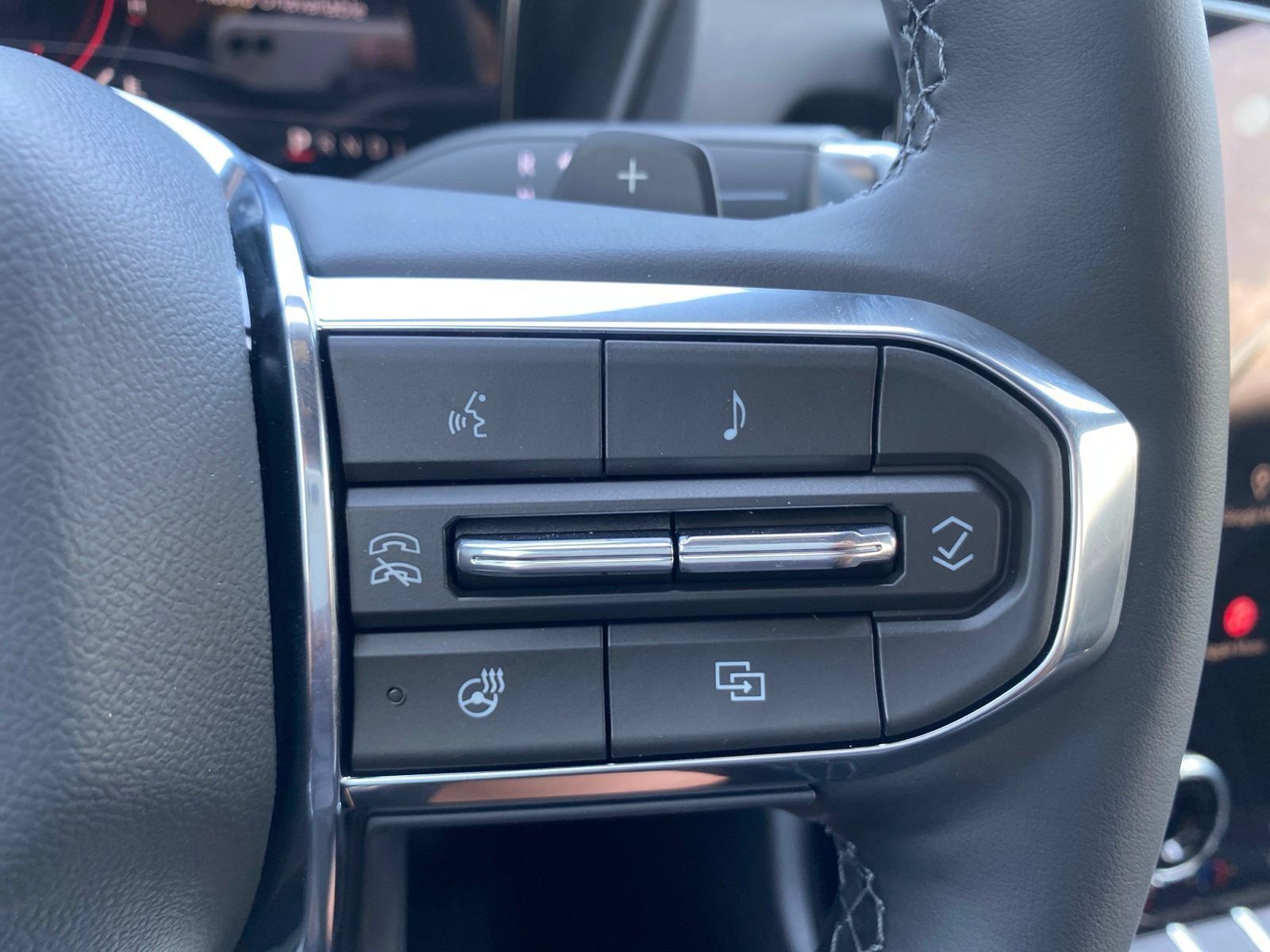 New 2027 GMC Terrain Elevation w/ LPO, Floor Liner Package FWD image 20