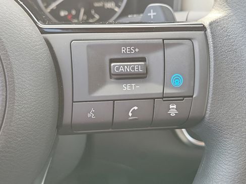 Used 2023 Nissan Rogue SV AWD/4WD image 21